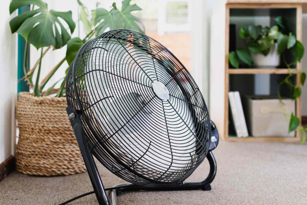 how-to-cool-down-a-room-without-ac-vlicc